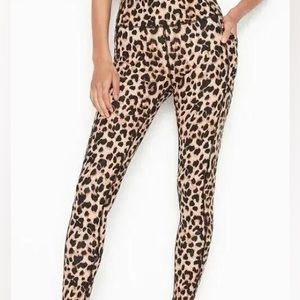 Victoria’s Secret leopard print leggings with pockets size S - like new!